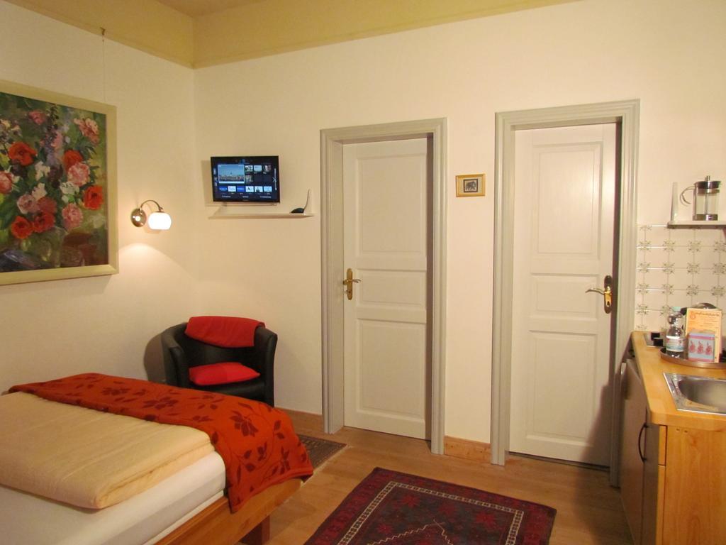 Apartments Im Froschhaus Mit Fruehstueckskuechen Friedrichstadt Quarto foto