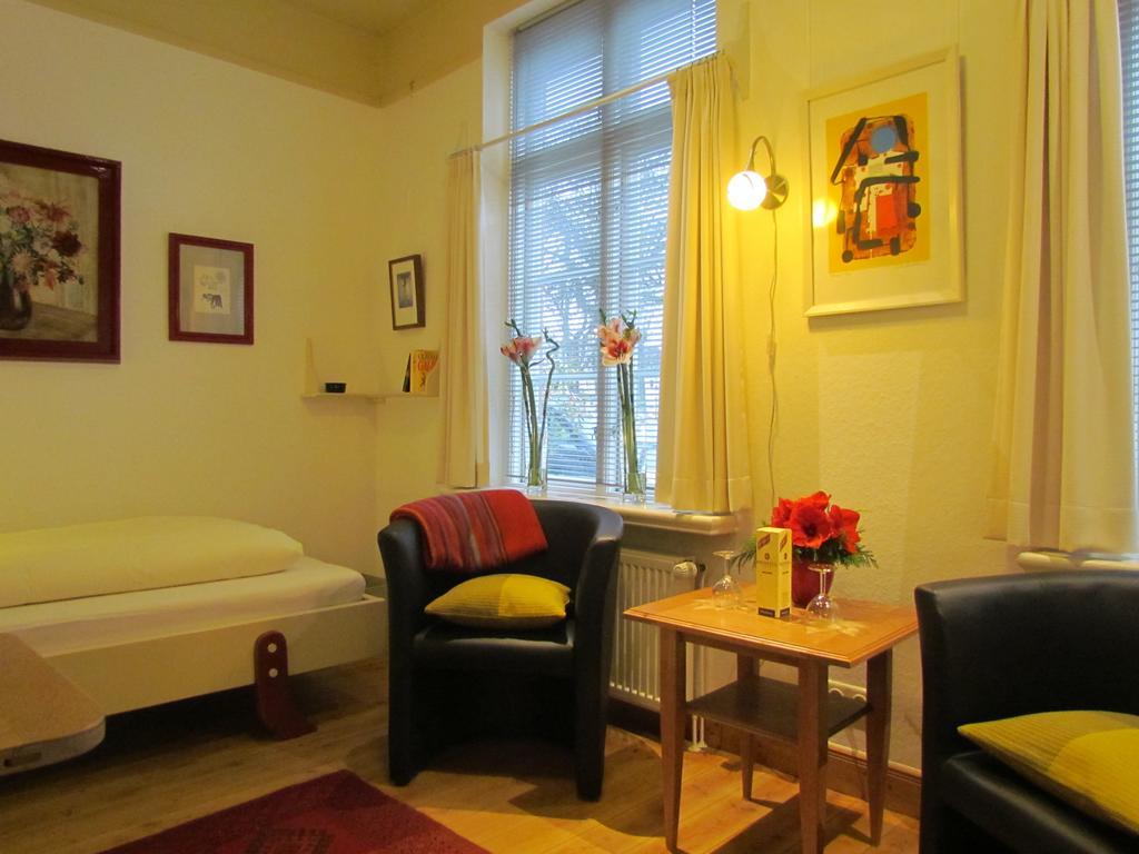 Apartments Im Froschhaus Mit Fruehstueckskuechen Friedrichstadt Quarto foto